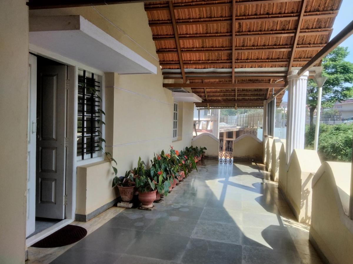 Prashanth Family Homestay Madikeri Exterior foto